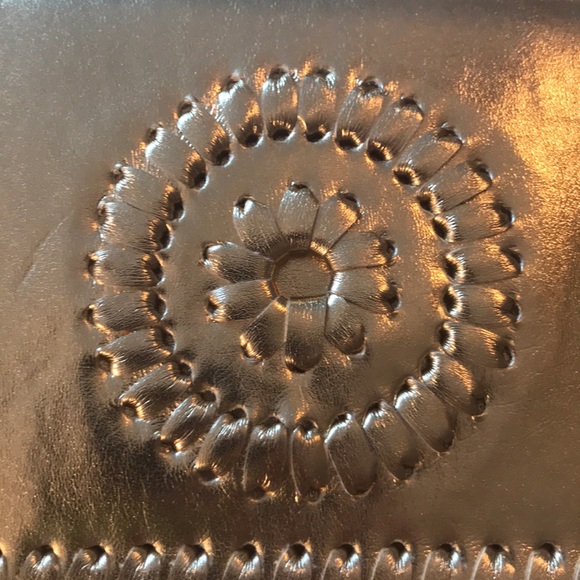 Gold Clutch - Picture 5 of 5